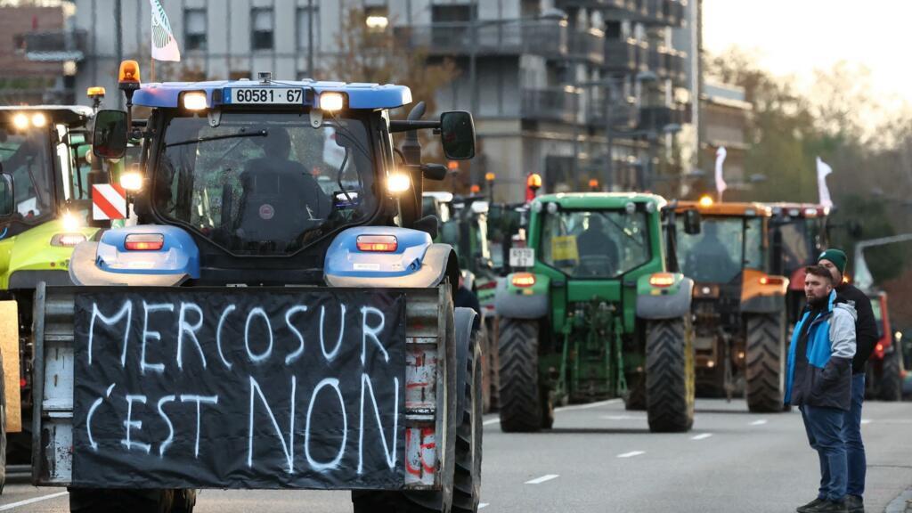 Des agriculteurs français demandent à Macron de bloquer l'accord commercial du Mercosur